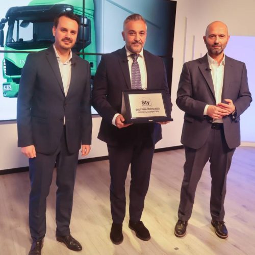 L’Eurocargo CNG di IVECO vince il premio Sustainable Truck of the Year 2025